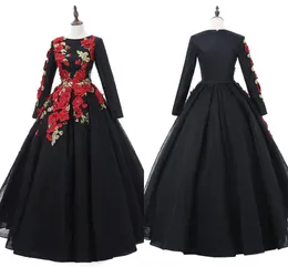 Vintage Long Sleeve Special Occasion Dresses Women Embroidered Beaded Ball Gown Sweet 16 Dress Prom Gowns Quiceanera Dress Evening Tulle