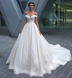 Splendidi abiti da sposa in perline di pizzo applicato una linea fuori dalla spalla abiti da sposa Cappella Train Tulle Vestitido de novi 415