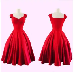 2019 Vintage Red Black Homecoming Sukienki Satynowe pasy linii Sweetrec Dekolt Ruche Pliss Tail Gown