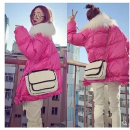 Vinter Nya Kvinnors Söt Fashion Rosa Färg Faux Tibet Får Fur Krage Vit Duck Down Loose Parkas Down Coat Plus Size Casacos