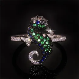 2020 New Vintage Biżuteria Damska Biżuteria 925 Sterling Silver Colorful Hippocampus Pave Sapphire CZ Diamond Women Wedding Band Ring