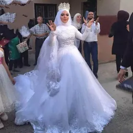 2020 nuevos vestidos de novia de encaje de cristal árabe saudita de cuello alto de manga larga vestidos de novia musulmanes con cuentas tren de barrido una línea vestido de novia