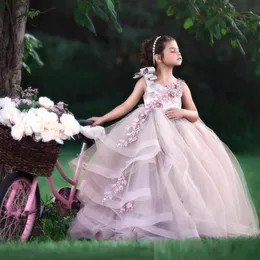 Lilla Baby Flower Girls Dresses Jewel Neck Open Back A Line Tulle Lång Kids Formellt slitage med Lace Appliques Födelsedagklänningar