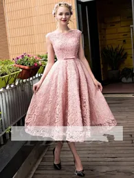 Abiti da ballo glamour lunghezza tè 2019 Eleganti maniche a cappuccio rosa con lacci A Line Abiti da cocktail corti con perline Festa in pizzo pieno 225R