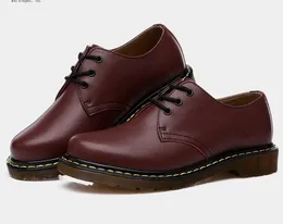 Mode Designer Mens Kvinnor Märke Skor Loafers Patent Läder Slip på klänning Bröllop Flats Bottoms Sko för affärsfeststorlek 35-46