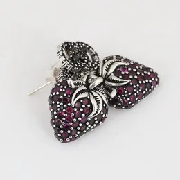 S925 Silver Strawberry Kolczyki Vintage Sterling Silver Truskawka Wisiorek Stadniny Kolczyki Mężczyźni i Kobiety Casual Moda Tajskie Srebrne Kolczyki