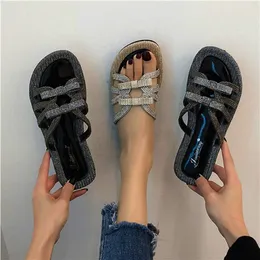2020 여자 Giltter 여름 평평한 샌들 활-노트 안락 레트로 안티 슬립 비치 신발 플랫폼 슬라이드 Zapatos Mujer