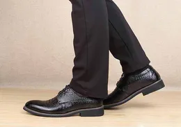 Italien Mode Krokodilskor Bröllopsfest Oxford Skor för män Äkta Läder Mäns Derby Dress Shoes