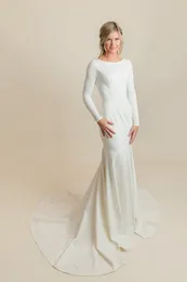 Proste Eleganckie Suknie Ślubne Crepe Mermaid Modest Z Długim Rękawami Klejnot Okrągły Neck Button Back LDS Nieformalne Skromne Suknie Ślubne Niestandardowe