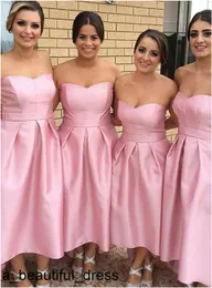 Eleganta formella klänningar A-Line Pink Bridesmaid Dresses Strapless High Low Sweetheart Bridesmaid Dresses Bröllopsfestevenemang Anpassad