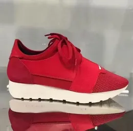 2019 Ny populär designer högkvalitativ man Kvinnomode lågskuret snörning Andas Mesh Sneakersko Utomhus Race Runner Casual Sko