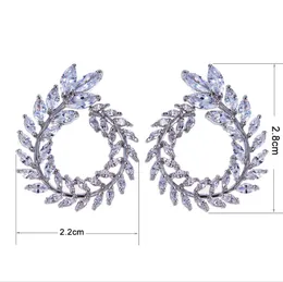 Fashion Fashion 18k Guldpläterad Designer Örhängen Leaf Shape CZ Crystal Brass Kvinnor Örhängen för Party Wedding Gift