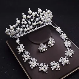 Set completo di corona di perle Perle Fiori Neckalce Gioielli da donna Corone di diamanti Accessori da sposa per la sposa (Corona + Collana + Orecchini)