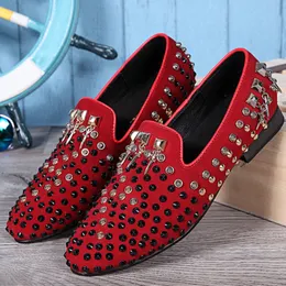 Suede British Red Leather Punk Rivets Loafers Nightclub Party Dress Shoes Slip On Men Flats Röker tofflor Pers