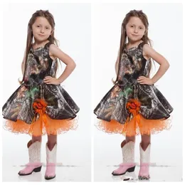 2020 Orange Spaghetti Short Camo Flower Girl Dresses Knee Length Handmade Flowers Adorned Girls Wedding Party Gowns Toddler Dress Orange