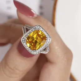 Ręcznie 925 Srebrny Pierścień Palec Luksusowy Princess-Cut Gold 10CT Symulowany Diament Pave 192 SZTUK CZ Obrączki Ślubne Dla Kobiet Biżuteria