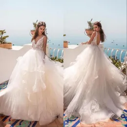 2019 Modest V Neck Backless Bröllopsklänningar Spets Applique Golvlängd Trött Tulle Custom Made Beach Bridal Gowns