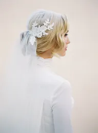 Hot stupefacente più venduti alta qualità elegante reale immagine Uno strato Bordo tagliato Wedding Veils Accessori cappella nuziale Lega Lunghezza Comb