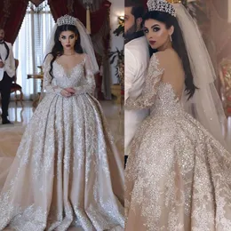 Dubai Arabiska Vintage Bröllopsklänningar 2019 Långärmad Lyxkristaller Beaded Bridal Gowns Plus Size Court Train Wedding Dress