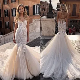 Wdzięku Syrenka Suknie ślubne Sweetheart Neck Zroszony Suknie ślubne Suknia Sąd Tulle Appliqued Rats de Mariée