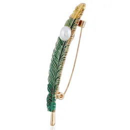 Fashion-Retro-Style Feather Brooch Kvinnors High-end kostym Pearl Brooch Enkel Fashion Pin Overcoat Tillbehör