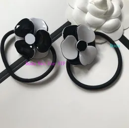 الكلاسيكية Camellia Hair Tie Tie Associatory Collection Acrylic Hair Rope Party Gift مع بطاقة ورقية