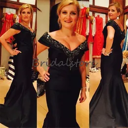 Vintage Black Plus Size abiti per la madre della sposa con spalle scoperte maniche ad aletta con perline sirena mamma abiti da sera convenzionali 2019 abito per la madre a buon mercato