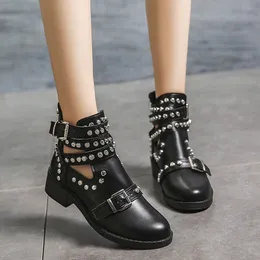 Fashion Rivet punk ankle boots bottes femme Belt Buckle single boots Student Casual Large Size Single Boot scarpe donna