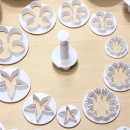 New DIY Tools Decorating Cake Pastry Plunger Cutters Home Fondant Cookie Chocolate Sugarcraft Baking Moulds 33PCS