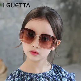 iGUETTA Occhiali da sole per bambini 2019 New Fashion Square Occhiali da sole per bambini Ragazzi Ragazze Occhiali quadrati Occhiali da viaggio per bambini UV400 IYJB537