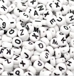 1000 Pz/lotto bianco Misto Alfabeto Lettera Acrilico Piatto Cubo Distanziatore Perline charms Per Monili Che Fanno 7mm