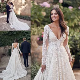 Abito da sposa elegante a maniche lunghe Una linea Abiti da sposa da spiaggia Scollo a V Applicazioni in pizzo Country Garden Robes De Marie ppliqued