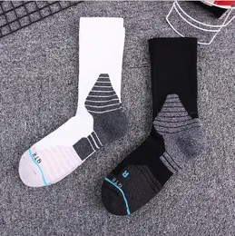 Nya High-Barrel Elite Basketball Socks Black-and-White Classic Arbitry Terry Sports Strumpor med parallella trådar