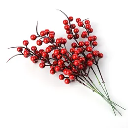 10pcs künstliche Home Pine Cone Red Berry Bouquet Blumenzweige Weihnachtsdekoration Hochzeitsfeier Dekor Festliche Lieferungen 26 cm