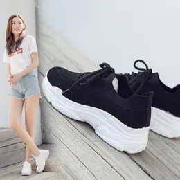 Hot Sale-Sneakers Scarpe da cocco bianche Donna Versione femminile Harajuku Calzini elastici traspiranti Scarpe sportive selvagge Fitness leggero