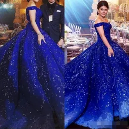Royal Blue Quinceanera платья 2020 Роскошная вышивка кружева аппликация с плеча Поезд стреловидности сшитое Сладкие 15 16 Пром бальное платье