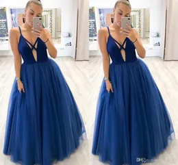 Sexy Tani Linia Prom Dresses Long Deep V-Neck Tulle Spaghetti Pasek Formalne Party Suknie wieczorowe Specjalne okazje Suknie Vestidos de Fiesta