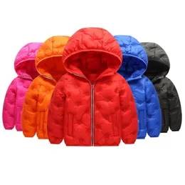 キッズパーカー軽量幼児ガールズコートジッパーベビーボーイズコットンジャケットデザイナー子供冬の赤ん坊の服5色DW4795
