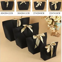 Papper Presentkassar med handtag Shoppingpaketväska till födelsedagbröllopsfesten Presentförpackning 5 färger