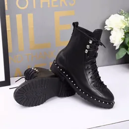 mulheres Hot Sale-Well s Designer de pele de carneiro de luxo sensuais das mulheres do salto grossas s couro botas de motociclista patente cavaleiro botas de calçados femininos Martin