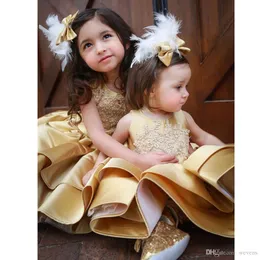 Sweet Gold Little Girls Pageant Klänningar Jewel Tiered Appliques Pärlor Kort Härlig Barn Födelsedag Party Gowns Flower Girl Dress 39