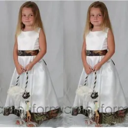 Billiges langes Camo Flower Girl für Hochzeit Flecken Sie eine Linie niedliche Festspiele Kleider für Mädchen Erste heilige Kommunionkleider