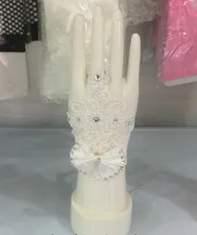 Fashion-Charming White Ivory Short Wedding Gloves Crystals Beaded Bow Knot Wrist Length Fingerless Lace Bridal Gloves