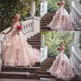 2019 Blush Rosa Bröllopsklänningar med Ribbon Sweetheart Lace Beaded Tiered Ruffles Boho Bridal Gowns Robes de Mariée
