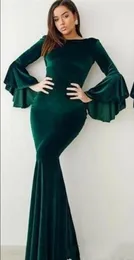 Popularny Velvet Dark Green Suknie wieczorowe Bateau Flare Długie Rękawy Syrenka Arabska Suknie Celebrity Prom Dresses Formalne