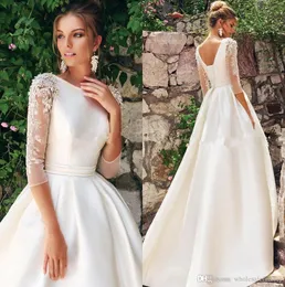 2020 Nya Backless Bröllopsklänningar Crew Neck Satin Applique Beaded A Line Sweep Train Bröllop Bröllopklänningar Robes de Mariée