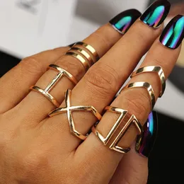5 st Classic Gold Color V Chevron Ringar Geometrisk Oregelbunden Ring Set Lady Charm Kostym Smycken Tillbehör Midi Rings