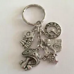 원더 랜드의 앨리스 테마 Charm Keychains 선물 도금 실버 펜던트 25mm 라운드 분할 키 링 키 체인 금속 열쇠 고리 패션 691