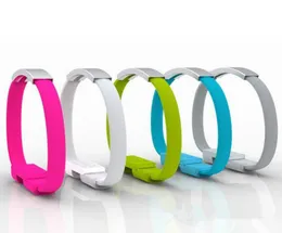 100 sztuk Kolorowe Krótki Płaska Bransoletka Zespół Nadgarstek Magnetyczny USB Kabel Wrist Band 2.0 Synchronizuj ładowarki Dane Ładowanie Kable do smartfona