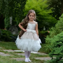 Wielopoziomowy Tulle Kwiat Dziewczyny Sukienki Sheer Neck Grey Aplikacje Little Girl Pagewant Suknie Moda Tutu Party Urodzinowa Dress